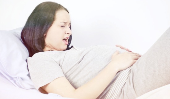 Mengatasi nyeri perut saat hamil